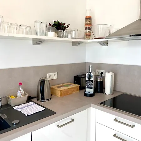Kstay Apartment-kombi Im Eg Und Dg Fuer Bis Zu 8 Personen Mit Dachterrasse, Parkplaetzen, Smart-tvs