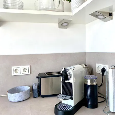 Lejlighed Kstay Apartment-kombi Im Eg Und Dg Fuer Bis Zu 8 Personen Mit Dachterrasse, Parkplaetzen, Smart-tvs