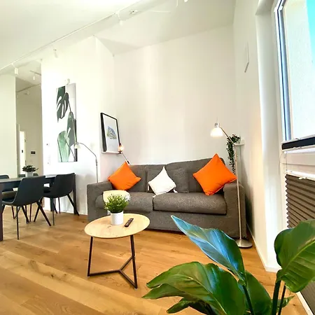 Kstay Apartment-kombi Im Eg Und Dg Fuer Bis Zu 8 Personen Mit Dachterrasse, Parkplaetzen, Smart-tvs