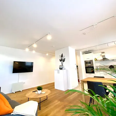 Kstay Apartment-kombi Im Eg Und Dg Fuer Bis Zu 8 Personen Mit Dachterrasse, Parkplaetzen, Smart-tvs *