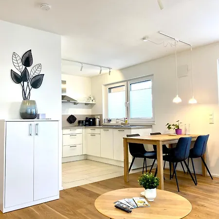 Kstay Apartment-kombi Im Eg Und Dg Fuer Bis Zu 8 Personen Mit Dachterrasse, Parkplaetzen, Smart-tvs Lejlighed Eltville am Rhein