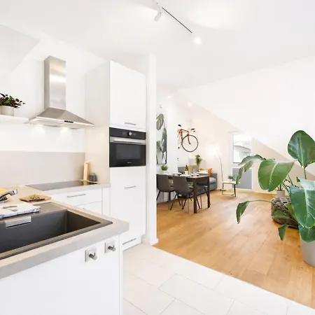 Kstay Apartment-kombi Im Eg Und Dg Fuer Bis Zu 8 Personen Mit Dachterrasse, Parkplaetzen, Smart-tvs *