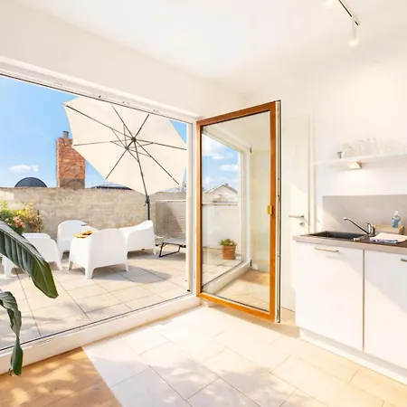 Kstay Apartment-kombi Im Eg Und Dg Fuer Bis Zu 8 Personen Mit Dachterrasse, Parkplaetzen, Smart-tvs * Eltville am Rhein