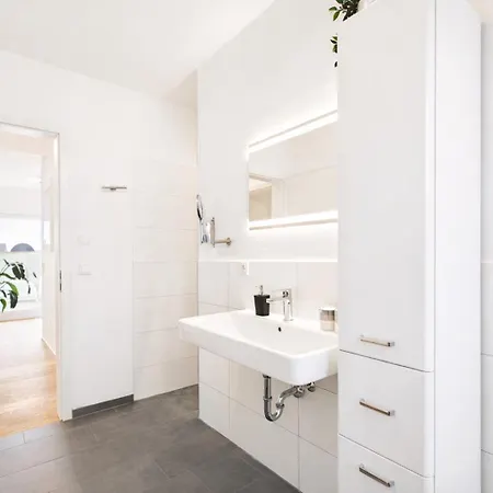 Kstay Apartment-kombi Im Eg Und Dg Fuer Bis Zu 8 Personen Mit Dachterrasse, Parkplaetzen, Smart-tvs Lejlighed Eltville am Rhein