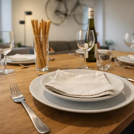 Kstay Apartment-kombi Im Eg Und Dg Fuer Bis Zu 8 Personen Mit Dachterrasse, Parkplaetzen, Smart-tvs Eltville am Rhein