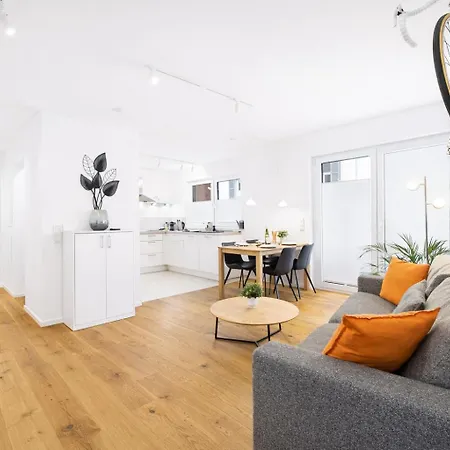 Kstay Apartment-kombi Im Eg Und Dg Fuer Bis Zu 8 Personen Mit Dachterrasse, Parkplaetzen, Smart-tvs