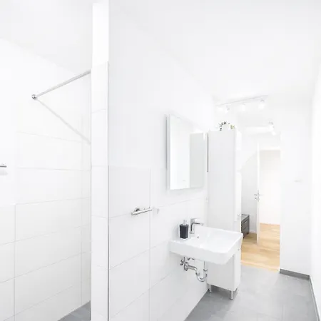 Lejlighed Kstay Apartment-kombi Im Eg Und Dg Fuer Bis Zu 8 Personen Mit Dachterrasse, Parkplaetzen, Smart-tvs *