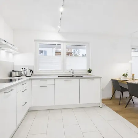 Lejlighed Kstay Apartment-kombi Im Eg Und Dg Fuer Bis Zu 8 Personen Mit Dachterrasse, Parkplaetzen, Smart-tvs Eltville am Rhein