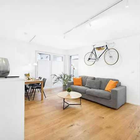 Kstay Apartment-kombi Im Eg Und Dg Fuer Bis Zu 8 Personen Mit Dachterrasse, Parkplaetzen, Smart-tvs Lejlighed *