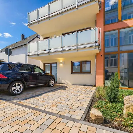 Lejlighed Kstay Apartment-kombi Im Eg Und Dg Fuer Bis Zu 8 Personen Mit Dachterrasse, Parkplaetzen, Smart-tvs Eltville am Rhein