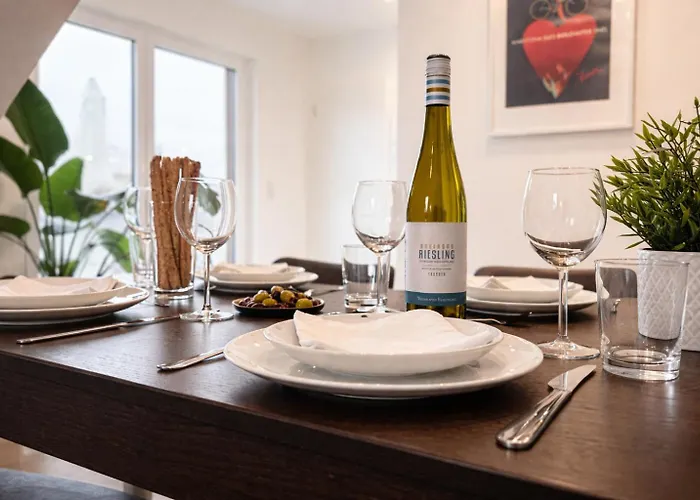 Apartmán Kstay Apartment-kombi Im Eg Und Dg Fuer Bis Zu 8 Personen Mit Dachterrasse, Parkplaetzen, Smart-tvs