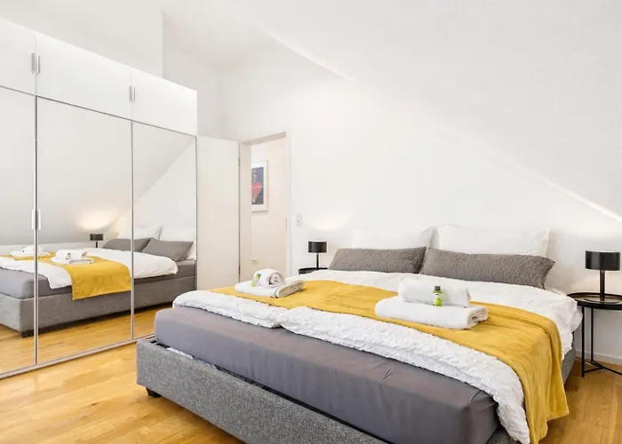 Kstay Apartment-kombi Im Eg Und Dg Fuer Bis Zu 8 Personen Mit Dachterrasse, Parkplaetzen, Smart-tvs Eltville am Rhein