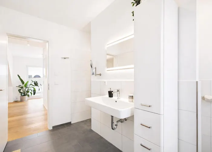 Kstay Apartment-kombi Im Eg Und Dg Fuer Bis Zu 8 Personen Mit Dachterrasse, Parkplaetzen, Smart-tvs Apartmán Eltville am Rhein