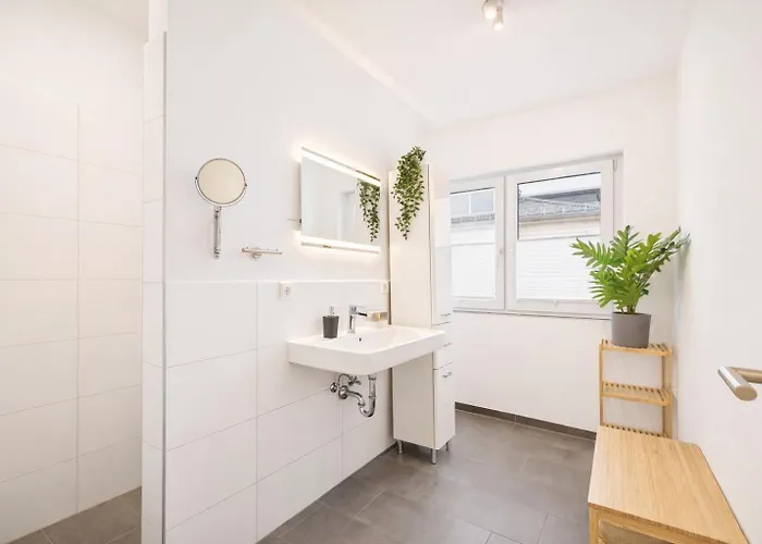 Kstay Apartment-kombi Im Eg Und Dg Fuer Bis Zu 8 Personen Mit Dachterrasse, Parkplaetzen, Smart-tvs * Eltville am Rhein