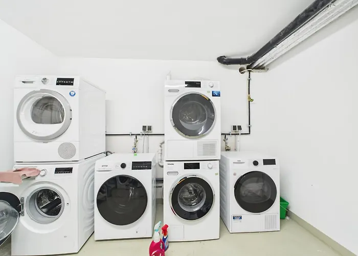 Apartmán Kstay Apartment-kombi Im Eg Und Dg Fuer Bis Zu 8 Personen Mit Dachterrasse, Parkplaetzen, Smart-tvs